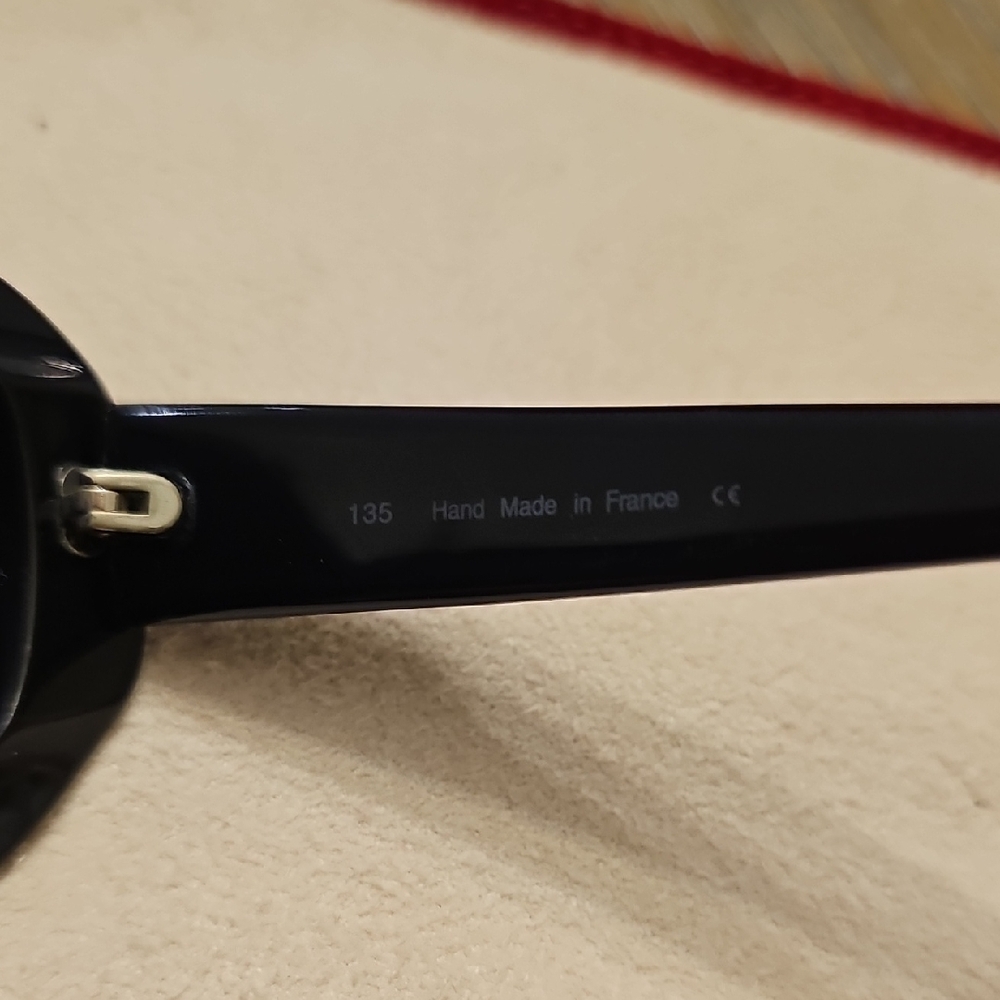 Cartier Black Luxury Glasses Sleek Design - Picture 6 of 6